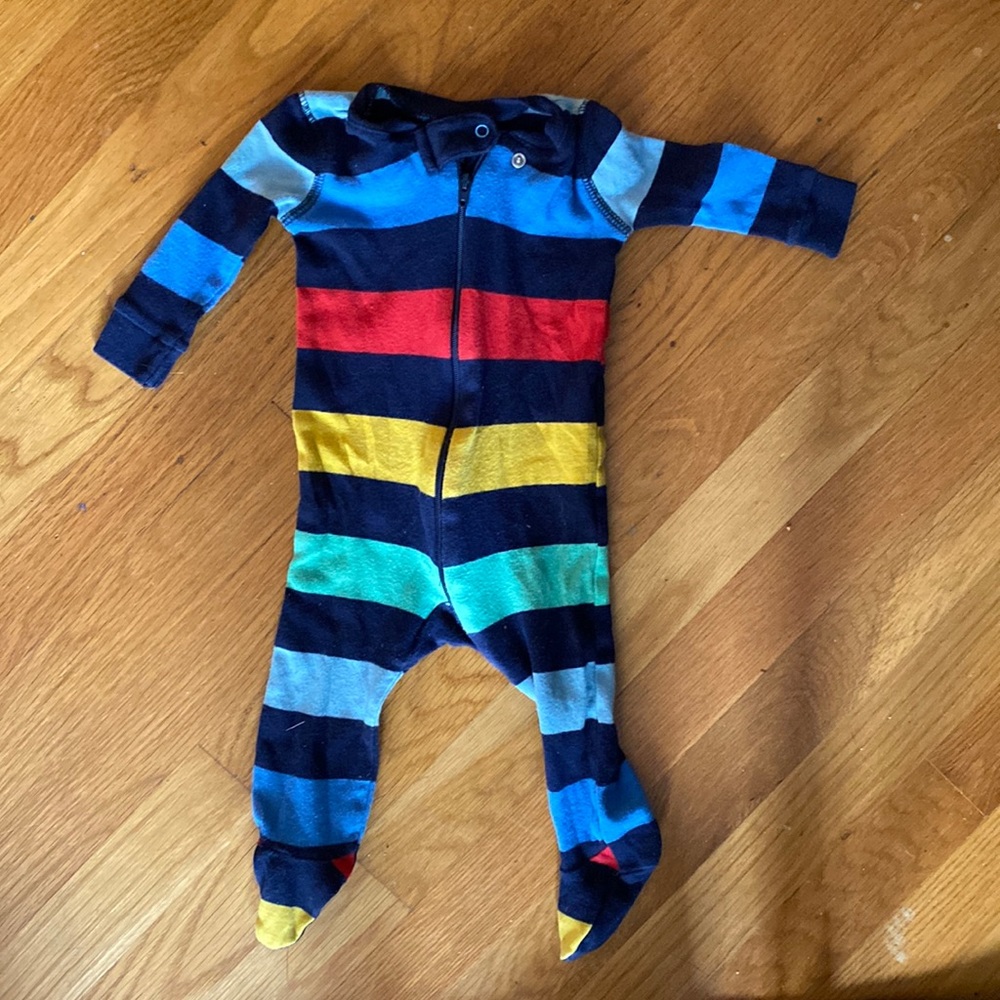 Primary sleeper size 3-6 mo